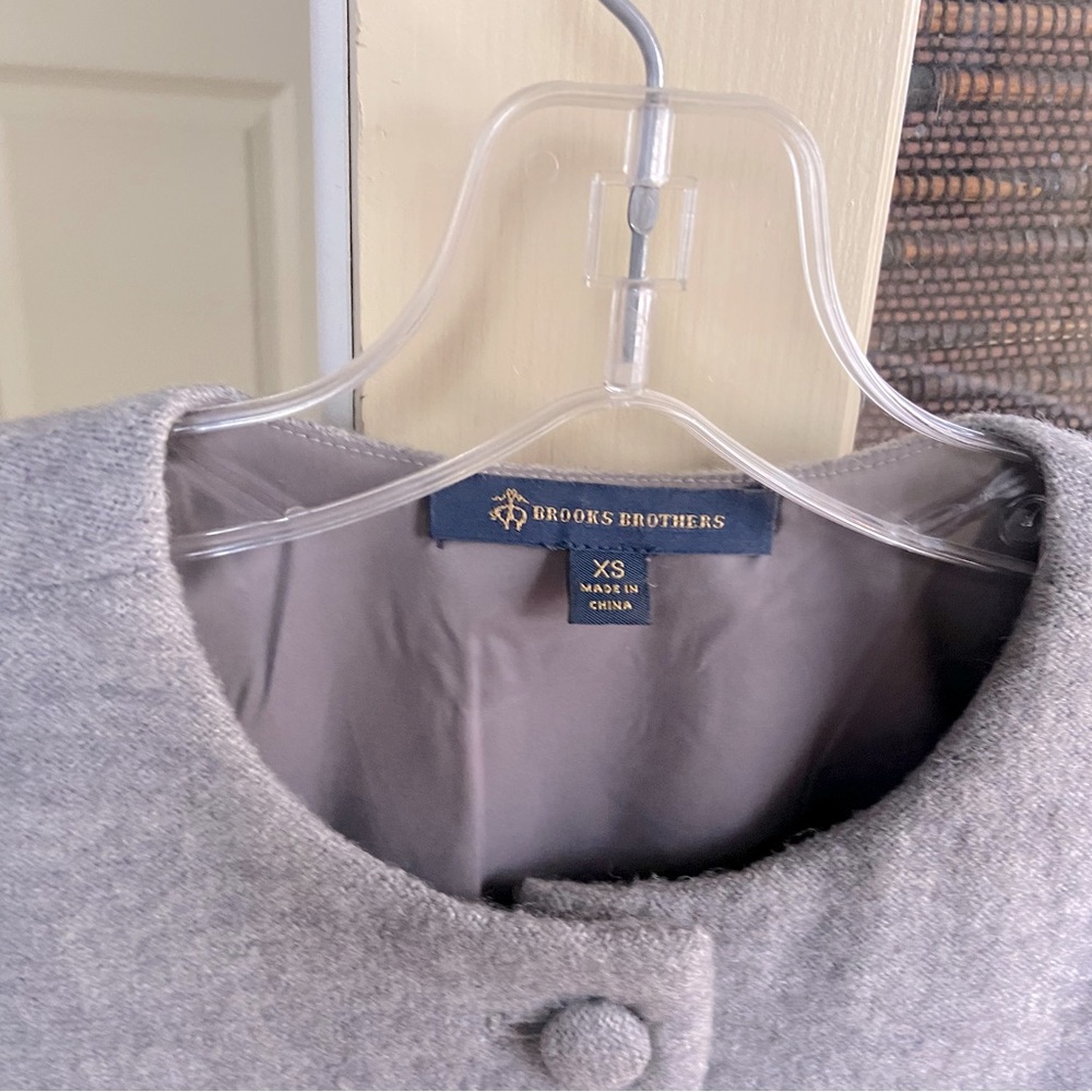Gorgeous and classic grey Brooks Brothers jacket